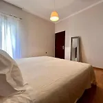 Apartman In Quiet Neighborhood Near Sandy