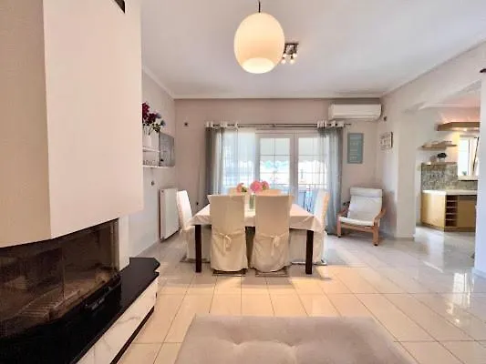 In Quiet Neighborhood Near Sandy Appartement La Canée