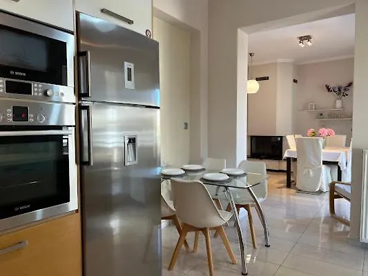 In Quiet Neighborhood Near Sandy Appartement La Canée