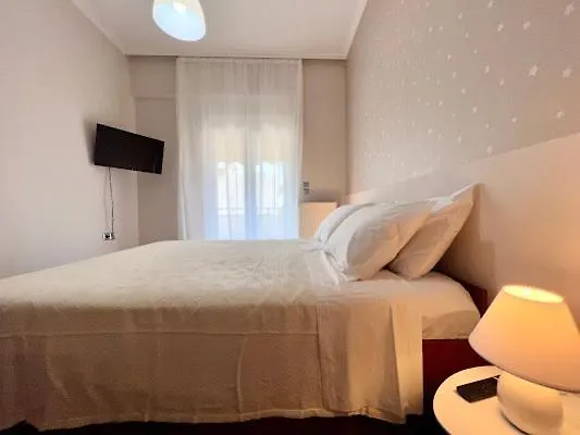 In Quiet Neighborhood Near Sandy Apartment