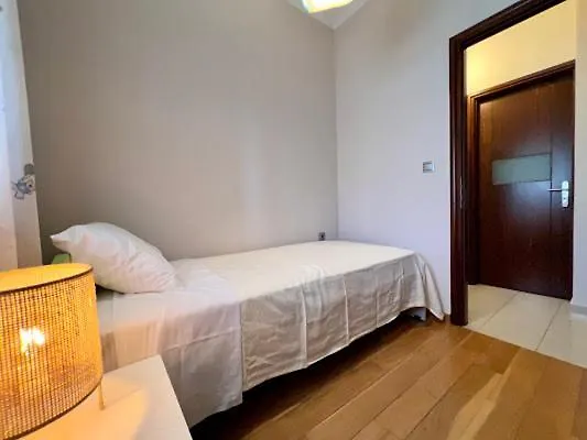 In Quiet Neighborhood Near Sandy Appartement *