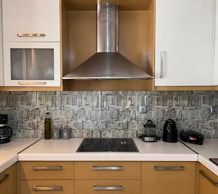 In Quiet Neighborhood Near Sandy Appartement *