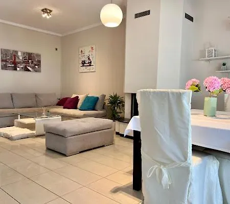 Appartamento In Quiet Neighborhood Near Sandy La Canea