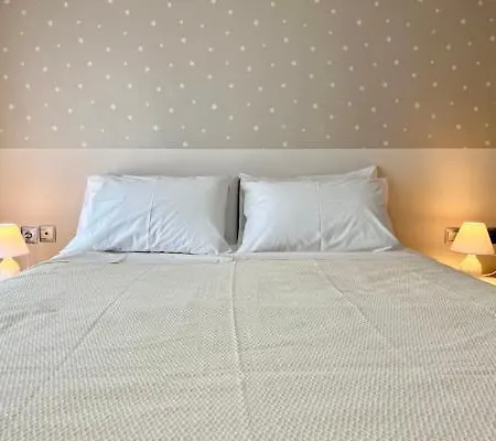 In Quiet Neighborhood Near Sandy Appartement La Canée