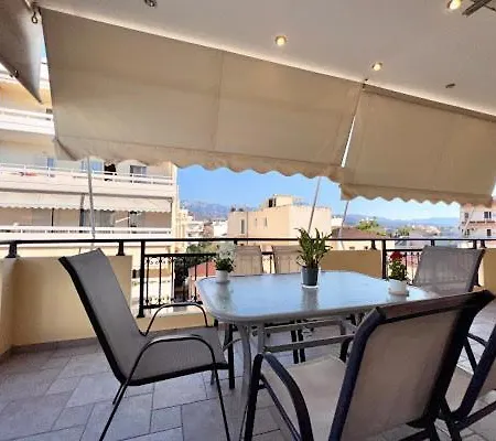 In Quiet Neighborhood Near Sandy * La Canée